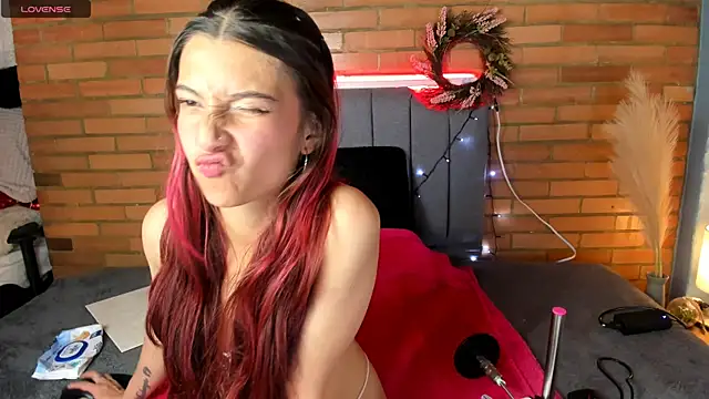 Snapshot of Emma_belley chatting on 19, 6, 2026 Emma belley online show from 19, 6, 2026