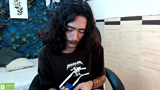 bigcock robert online show from 11, 7, 2026