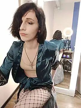 MickeQuinee online show from 10, 7, 2026