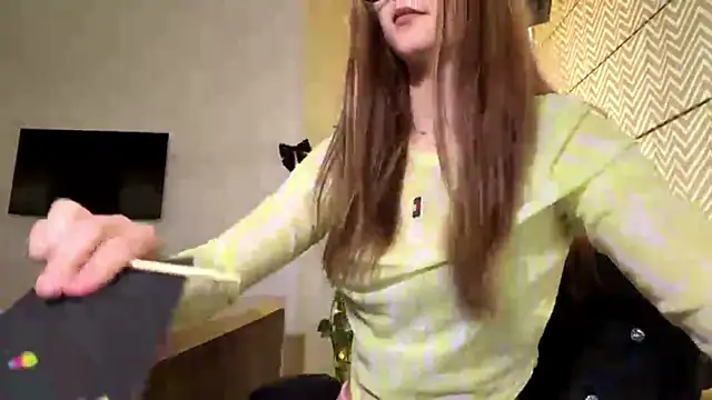 AvrilGillig online show from 16, 6, 2026