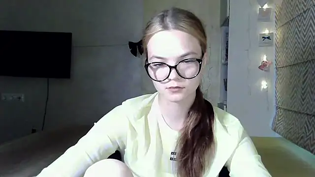 AvrilGillig online show from 23, 6, 2026