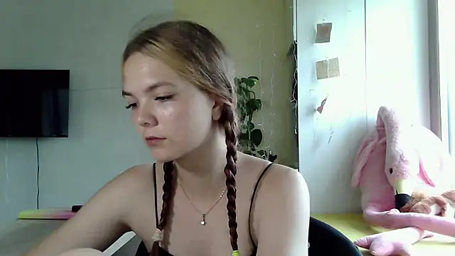 AvrilGillig online show from 10, 7, 2026