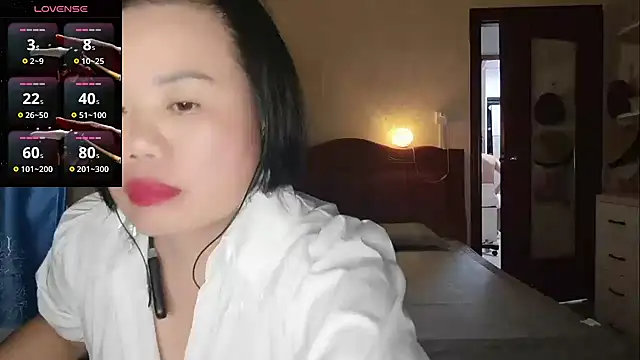 YIYI-queen online show from 12, 6, 2026