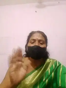 Snapshot of YAMUNA_033 chatting on 25, 6, 2026 YAMUNA 033 online show from 25, 6, 2026