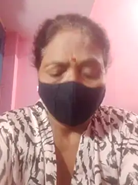 Snapshot of YAMUNA_033 chatting on 26, 6, 2026 YAMUNA 033 online show from 26, 6, 2026
