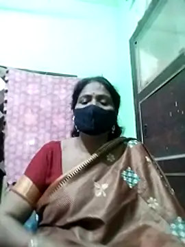 Snapshot of YAMUNA_033 chatting on 28, 6, 2026 YAMUNA 033 online show from 28, 6, 2026
