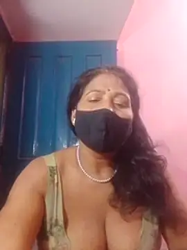 Snapshot of YAMUNA_033 chatting on 29, 6, 2026 YAMUNA 033 online show from 29, 6, 2026