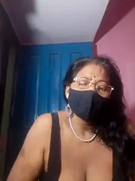 Snapshot of YAMUNA_033 chatting on 30, 6, 2026 YAMUNA 033 online show from 30, 6, 2026
