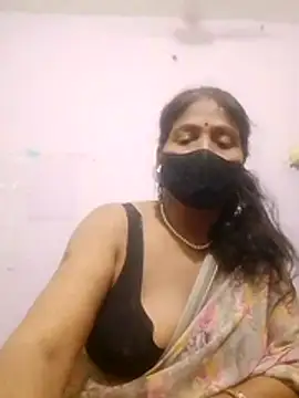 Snapshot of YAMUNA_033 chatting on 30, 6, 2026 YAMUNA 033 online show from 30, 6, 2026