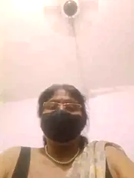 Snapshot of YAMUNA_033 chatting on 1, 7, 2026 YAMUNA 033 online show from 1, 7, 2026
