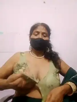 Snapshot of YAMUNA_033 chatting on 1, 7, 2026 YAMUNA 033 online show from 1, 7, 2026