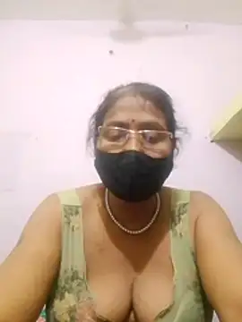 Snapshot of YAMUNA_033 chatting on 2, 7, 2026 YAMUNA 033 online show from 2, 7, 2026