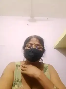 Snapshot of YAMUNA_033 chatting on 2, 7, 2026 YAMUNA 033 online show from 2, 7, 2026