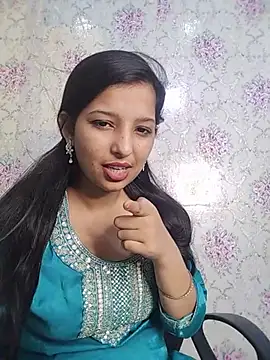 Queen Rosyy online show from 8, 7, 2026