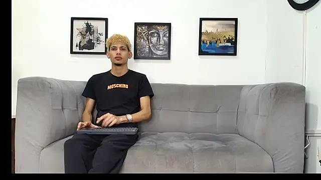 Snapshot of Hot_skinny_guys chatting on 19, 6, 2026 Hot skinny guys online show from 19, 6, 2026