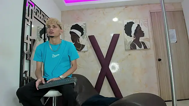 Snapshot of Hot_skinny_guys chatting on 13, 7, 2026 Hot skinny guys online show from 13, 7, 2026