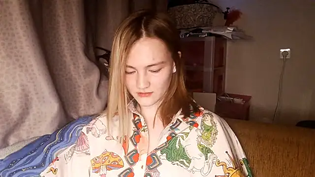 Snapshot of BattyRepri chatting on 17, 6, 2026 BattyRepri online show from 17, 6, 2026