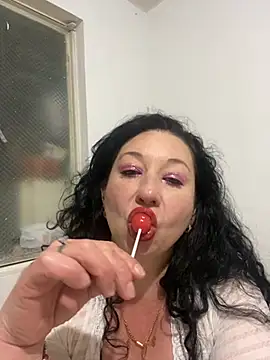 Snapshot of TheEmpress89 chatting on 17, 6, 2026 TheEmpress89 online show from 17, 6, 2026