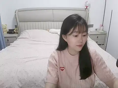 Emgirl-00 online show from 16, 6, 2026