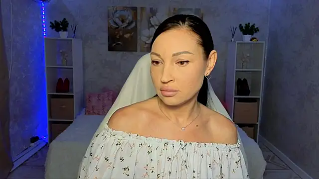 NikoleMills online show from 13, 6, 2026