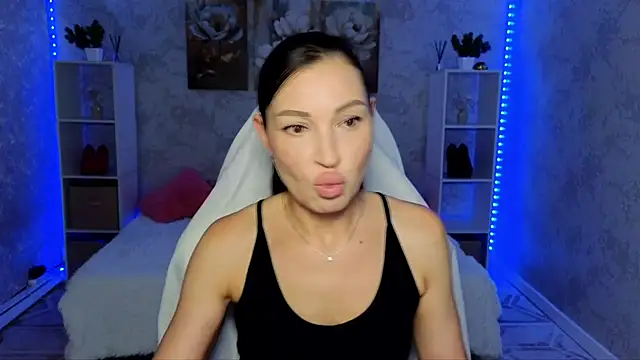 NikoleMills online show from 14, 6, 2026