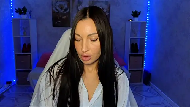 Snapshot of NikoleMills chatting on 29, 6, 2026 NikoleMills online show from 29, 6, 2026