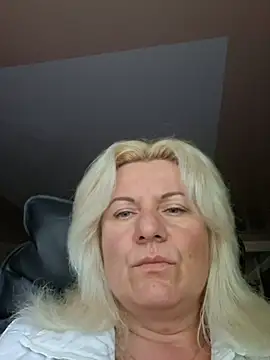 VikaRaine555 online show from 10, 6, 2026