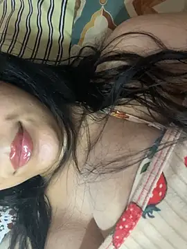 Snapshot of maram_mimi chatting on 21, 6, 2026 maram mimi online show from 21, 6, 2026