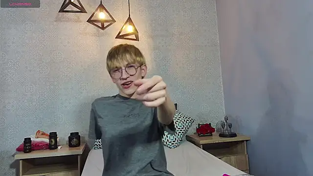 axell stone  online show from 16, 6, 2026