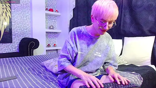 axell stone  online show from 28, 7, 2026