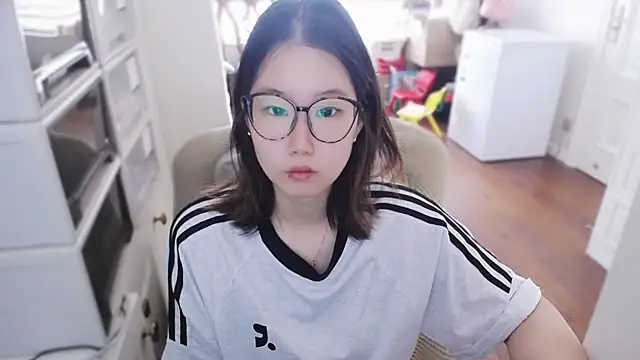 xiaoxiong-99 online show from 12, 6, 2026