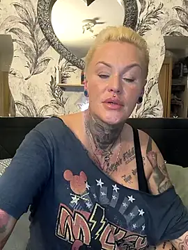 InkedMissLaBaehm online show from 14, 6, 2026