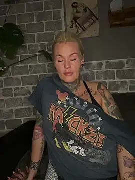 Snapshot of InkedMissLaBaehm chatting on 8, 7, 2026 InkedMissLaBaehm online show from 8, 7, 2026