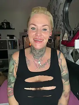 Snapshot of InkedMissLaBaehm chatting on 1, 8, 2026 InkedMissLaBaehm online show from 1, 8, 2026