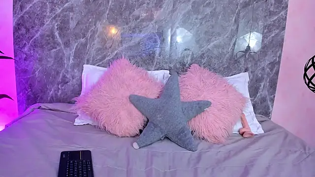 MiaRivvers online show from 15, 7, 2026