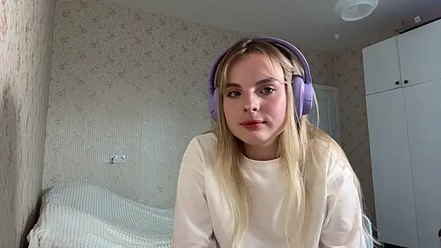 Snapshot of TeodoraBinney chatting on 15, 6, 2026 TeodoraBinney online show from 15, 6, 2026