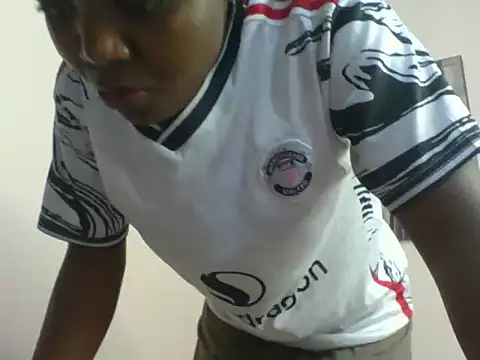 Snapshot of Black_prettty chatting on 25, 6, 2026 Black prettty online show from 25, 6, 2026