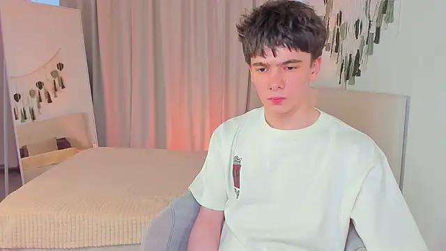 Snapshot of Ethan_Crowe chatting on 28, 7, 2026 Ethan Crowe online show from 28, 7, 2026