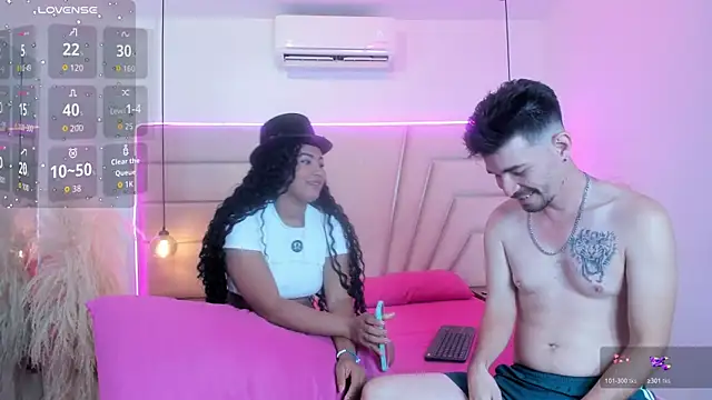Luna and Axell online show from 8, 8, 2026