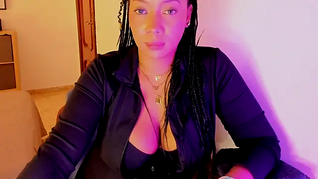 NicolePasqualott online show from 5, 10, 2025