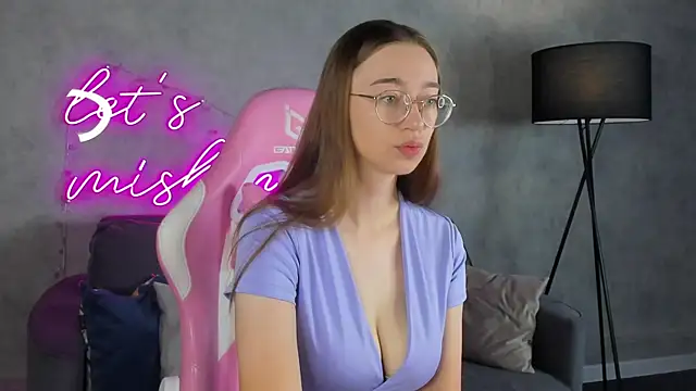Lucy Green online show from 12, 7, 2026