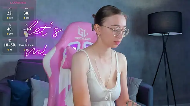 Lucy Green online show from 14, 7, 2026