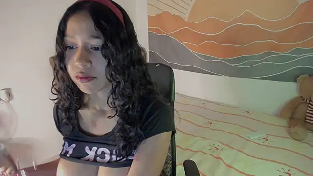 Snapshot of SiaVelour_ chatting on 17, 6, 2026 SiaVelour online show from 17, 6, 2026