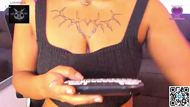 Snapshot of morticia_420 chatting on 21, 7, 2026 morticia 420 online show from 21, 7, 2026