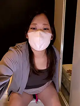 saki cute online show from 17, 6, 2026