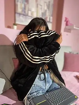 GabyLopez Pink online show from 18, 6, 2026