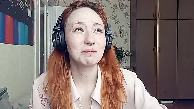 YaniraHeneisen online show from 17, 6, 2026
