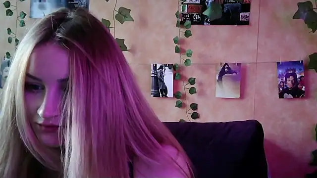 Snapshot of MilaPrecious chatting on 2, 7, 2026 MilaPrecious online show from 2, 7, 2026