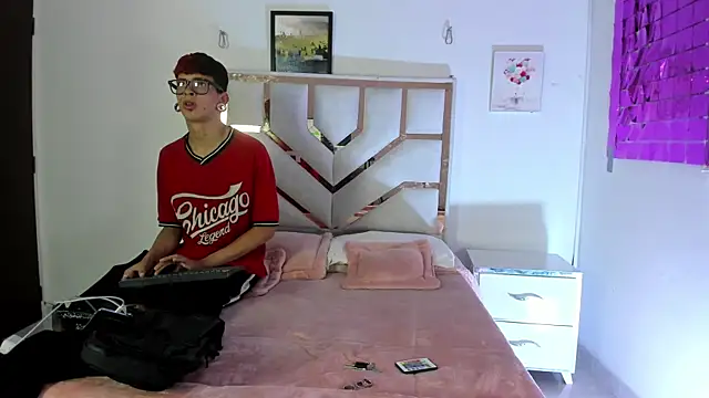 Snapshot of Demian_Salvatoire chatting on 1, 8, 2026 Demian Salvatoire online show from 1, 8, 2026