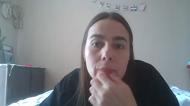 Snapshot of Vanelleda chatting on 4, 8, 2026 Vanelleda online show from 4, 8, 2026